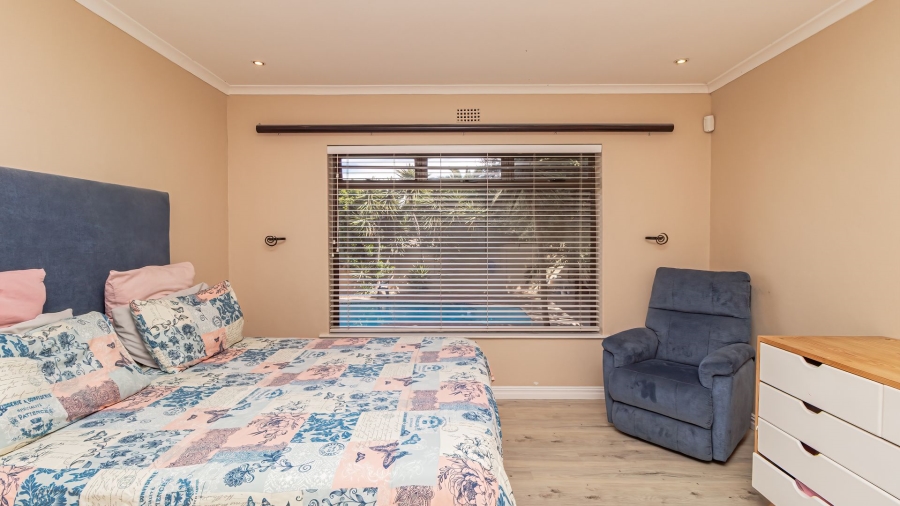 4 Bedroom Property for Sale in Flamingo Vlei Western Cape
